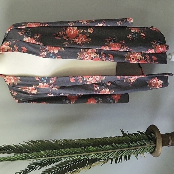 MOA Collection gray cardigan with coral & turquoise floral print-RUNS SMALL - Picture 2 of 13